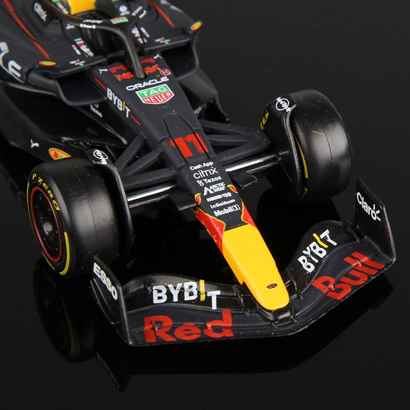 Bburago 1:43 2022 F1 Red Bull Racing RB18 1# Verstappen 11# Perez