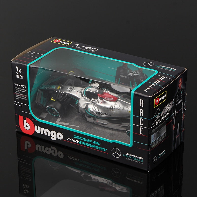 Bburago 1:43 2022 F1 Mercedes-AMG Team W13 #44 L. Hamilton #63 G. Russell