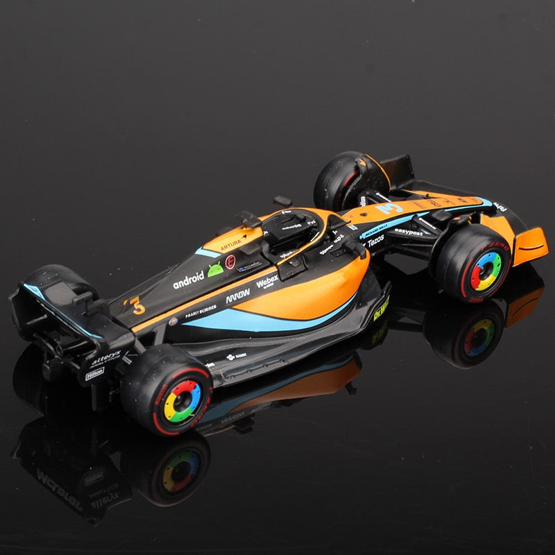 Bburago 1:43 2022 #4 Lando Norris McLaren F1 Team MCL36 #3 Daniel Ricciardo