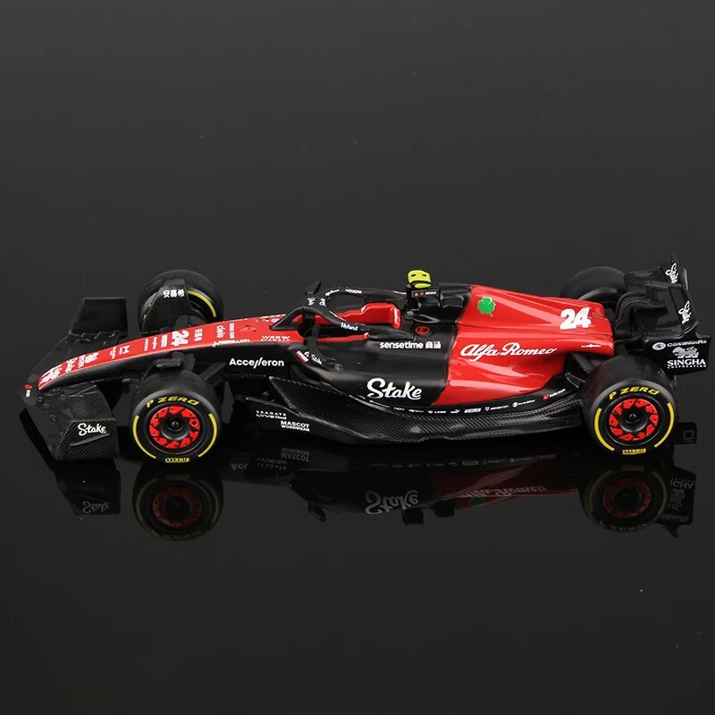 Bburago 1:43 2023 F1 Alfa Romeo C43 #77 Bottas #24 Zhou