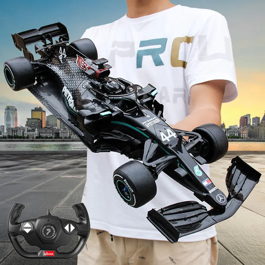 Rastar Remote Control F1 Racing Car Model Mercedes-AMG l W11 #44 Lewis Hamilton - Escala 1:12 / 1:18