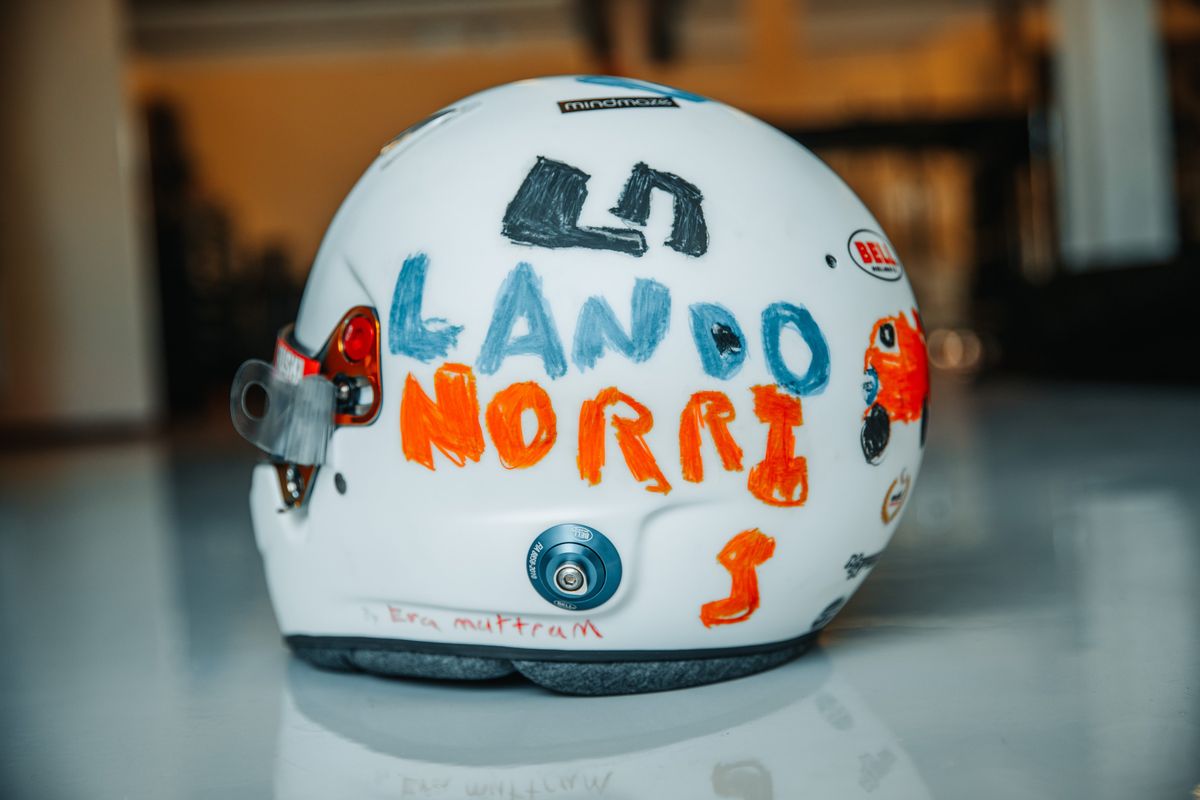 T-shirt Lando Norris British GP 2020 Helmet Kid Design (Eva Muttram)